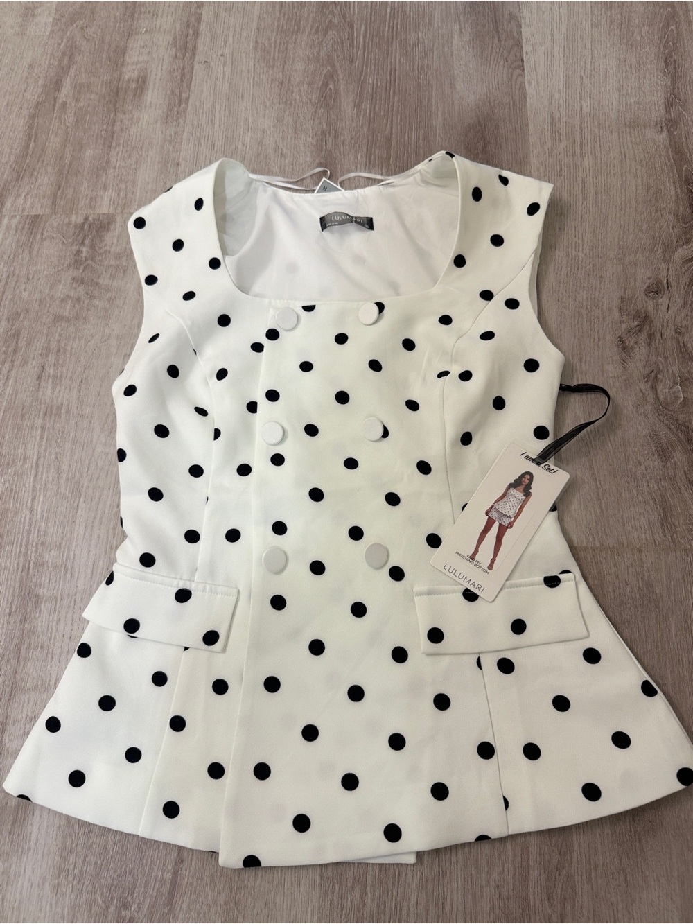 Lulumari White Top with Black Brand Tag